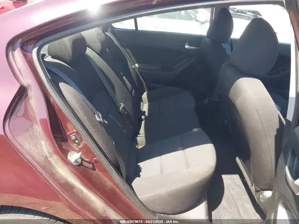 3KPFK4A72JE269309 2018 KIA FORTE - Image 8