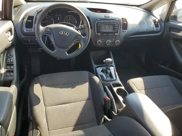 3KPFK4A72JE269312 2018 KIA FORTE - Image 8