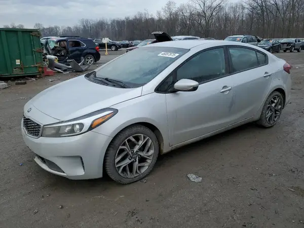 3KPFK4A72JE270556 2018 KIA FORTE - Image 1