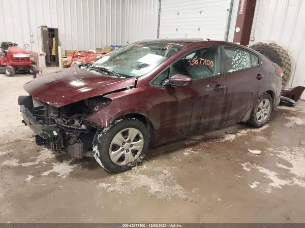 3KPFK4A72JE271531 2018 KIA FORTE - Image 2