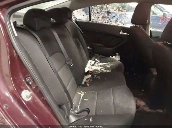 3KPFK4A72JE271531 2018 KIA FORTE - Image 8