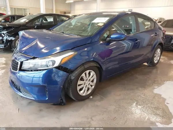 3KPFK4A72JE280035 2018 KIA FORTE - Image 2