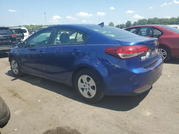 3KPFK4A72JE280472 2018 KIA FORTE - Image 2
