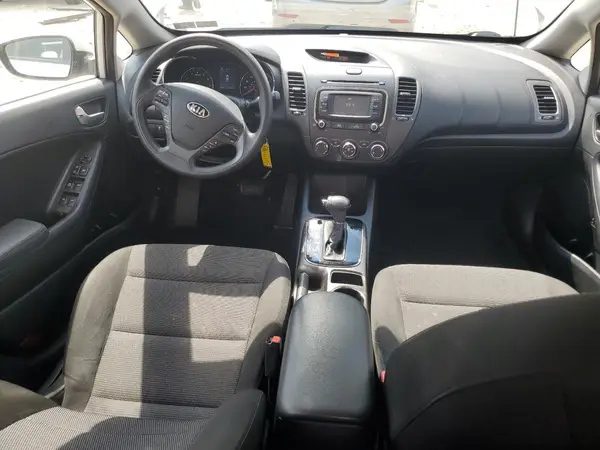3KPFK4A72JE280858 2018 KIA FORTE - Image 8
