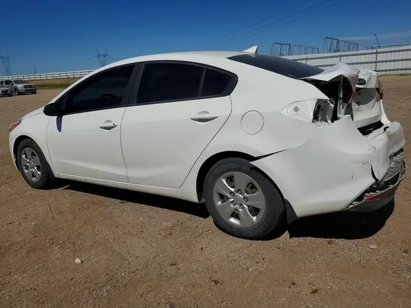 3KPFK4A72JE281055 2018 KIA FORTE - Image 2