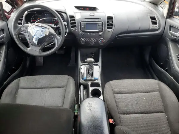 3KPFK4A72JE281637 2018 KIA FORTE - Image 8