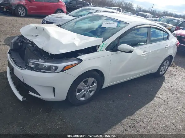 3KPFK4A73HE006627 2017 KIA FORTE - Image 2