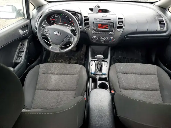 3KPFK4A73HE006921 2017 KIA FORTE - Image 8