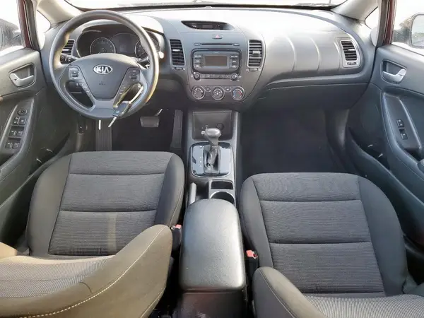 3KPFK4A73HE010404 2017 KIA FORTE - Image 8