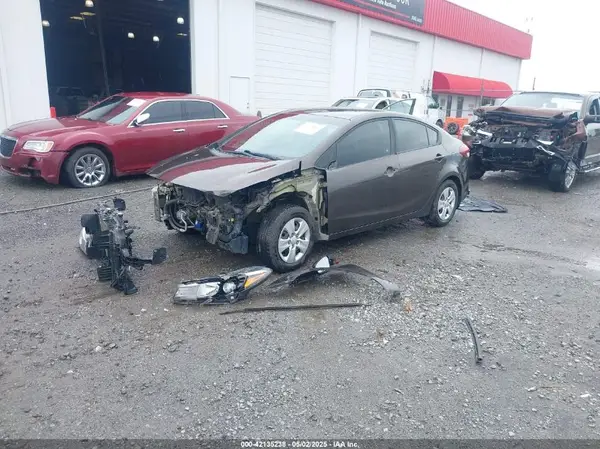 3KPFK4A73HE011407 2017 KIA FORTE - Image 2