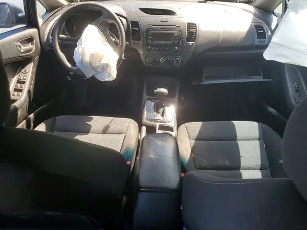 3KPFK4A73HE013562 2017 KIA FORTE - Image 8