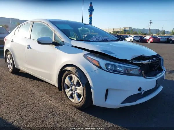 3KPFK4A73HE017806 2017 KIA FORTE - Image 1