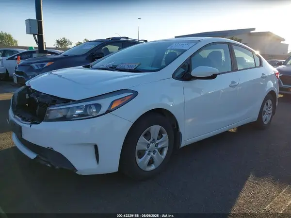 3KPFK4A73HE017806 2017 KIA FORTE - Image 2