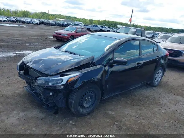 3KPFK4A73HE018325 2017 KIA FORTE - Image 2
