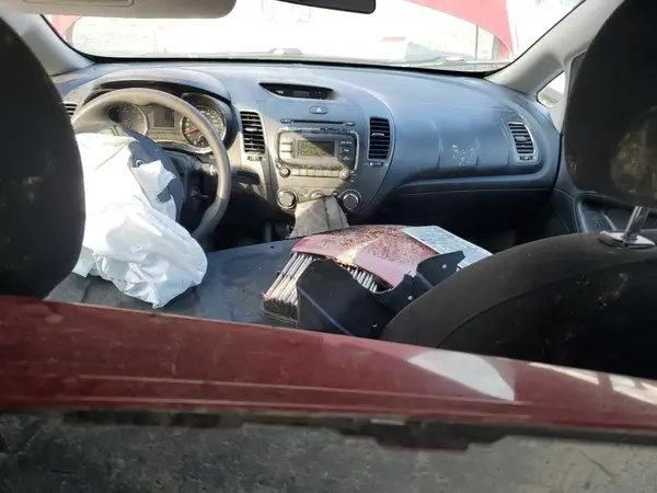 3KPFK4A73HE019636 2017 KIA FORTE - Image 8