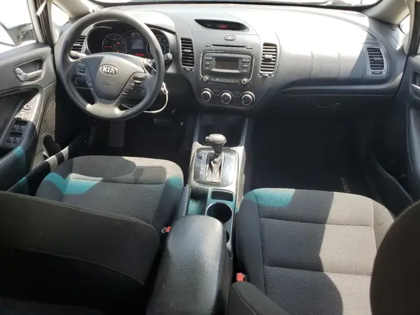3KPFK4A73HE020804 2017 KIA FORTE - Image 8