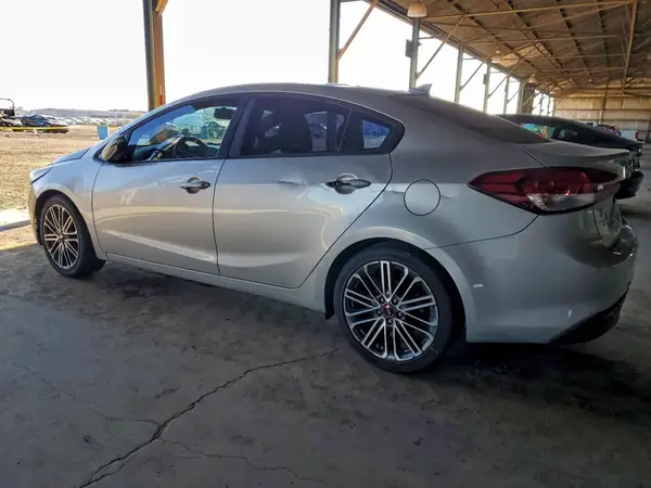 3KPFK4A73HE022116 2017 KIA FORTE - Image 2