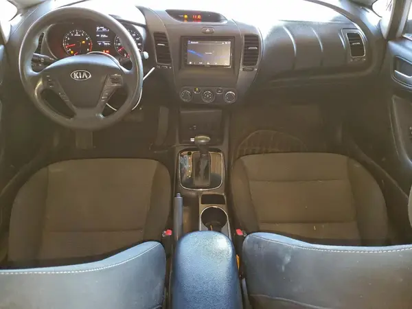 3KPFK4A73HE022116 2017 KIA FORTE - Image 8