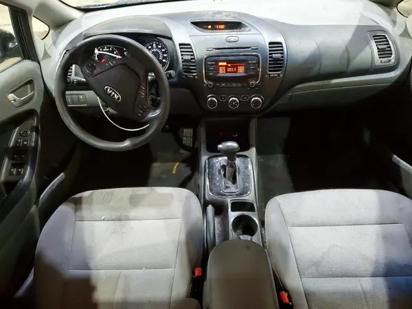 3KPFK4A73HE023279 2017 KIA FORTE - Image 8