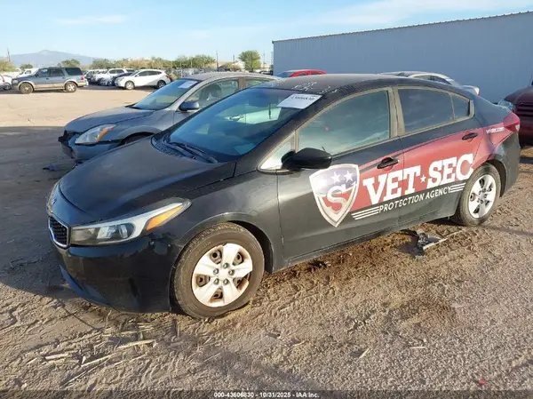 3KPFK4A73HE024187 2017 KIA FORTE - Image 2