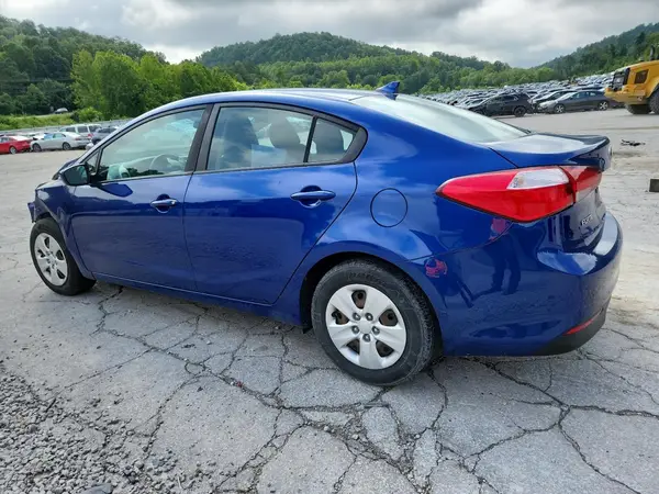 3KPFK4A73HE025839 2017 KIA FORTE - Image 2