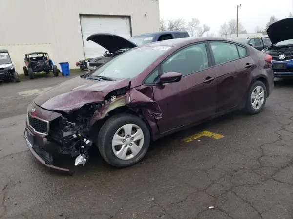 3KPFK4A73HE028336 2017 KIA FORTE - Image 1