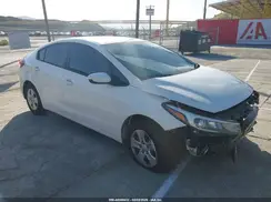 3KPFK4A73HE028532 2017 KIA FORTE