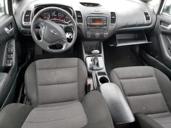 3KPFK4A73HE029809 2017 KIA FORTE - Image 8