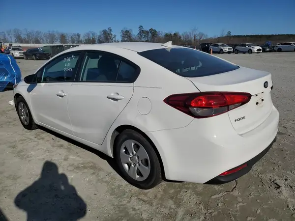 3KPFK4A73HE031091 2017 KIA FORTE - Image 2