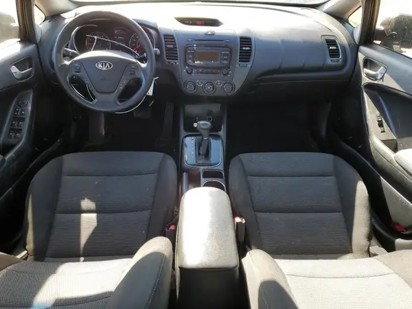 3KPFK4A73HE031186 2017 KIA FORTE - Image 8