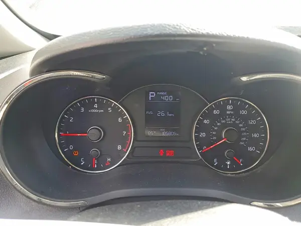 3KPFK4A73HE031608 2017 KIA FORTE - Image 8