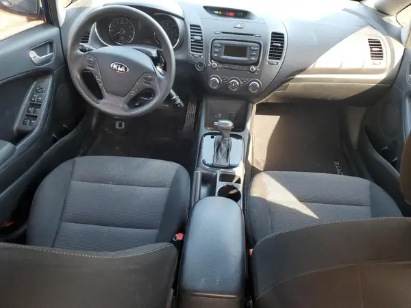3KPFK4A73HE032175 2017 KIA FORTE - Image 8