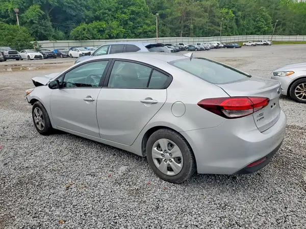 3KPFK4A73HE033679 2017 KIA FORTE - Image 2