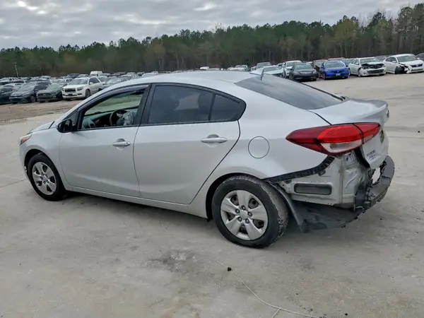 3KPFK4A73HE033858 2017 KIA FORTE - Image 2