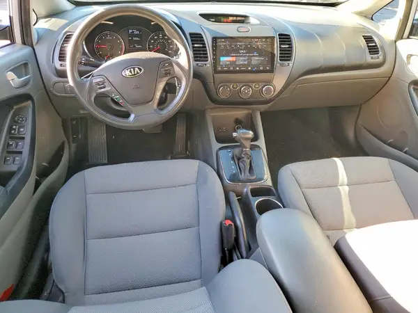 3KPFK4A73HE034248 2017 KIA FORTE - Image 8