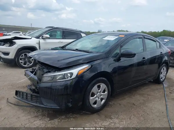 3KPFK4A73HE037005 2017 KIA FORTE - Image 2