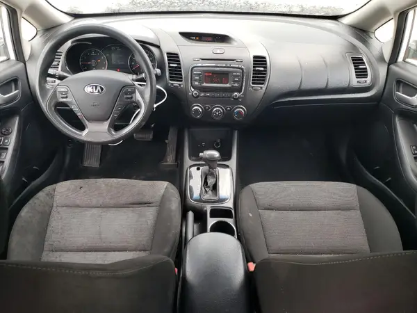 3KPFK4A73HE037540 2017 KIA FORTE - Image 8