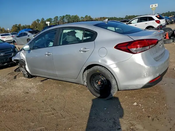 3KPFK4A73HE038199 2017 KIA FORTE - Image 2