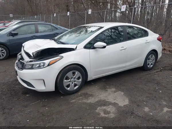 3KPFK4A73HE039479 2017 KIA FORTE - Image 2
