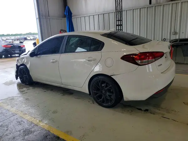 3KPFK4A73HE041216 2017 KIA FORTE - Image 2