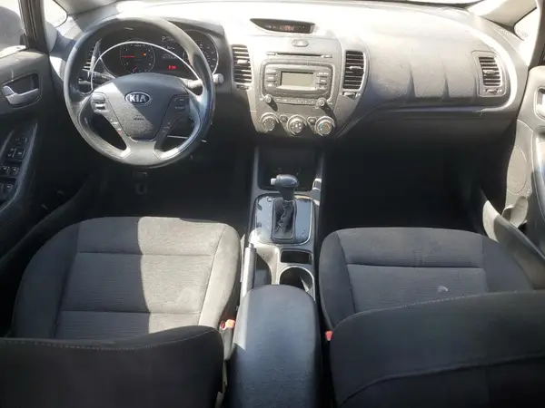 3KPFK4A73HE042785 2017 KIA FORTE - Image 8