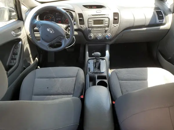 3KPFK4A73HE044309 2017 KIA FORTE - Image 8