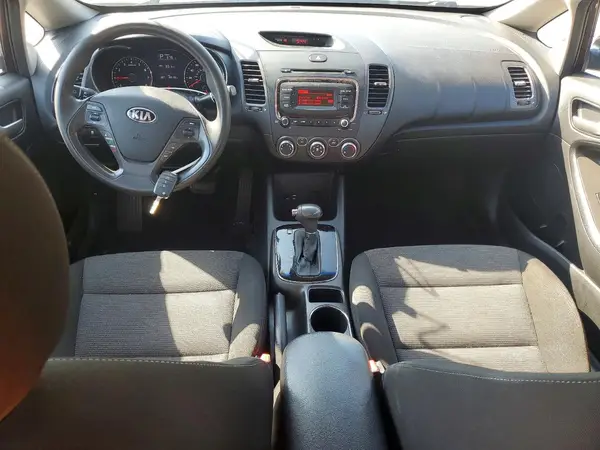 3KPFK4A73HE045573 2017 KIA FORTE - Image 8