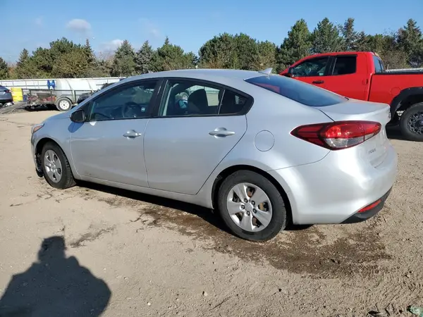 3KPFK4A73HE048327 2017 KIA FORTE - Image 2