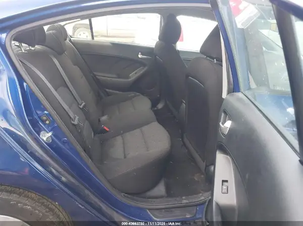 3KPFK4A73HE049090 2017 KIA FORTE - Image 8