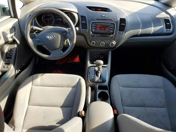 3KPFK4A73HE050692 2017 KIA FORTE - Image 8
