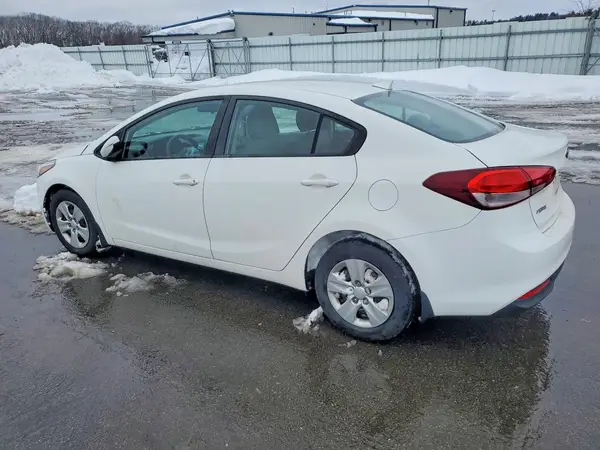 3KPFK4A73HE051311 2017 KIA FORTE - Image 2