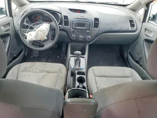 3KPFK4A73HE051311 2017 KIA FORTE - Image 8