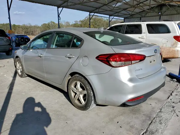3KPFK4A73HE051986 2017 KIA FORTE - Image 2
