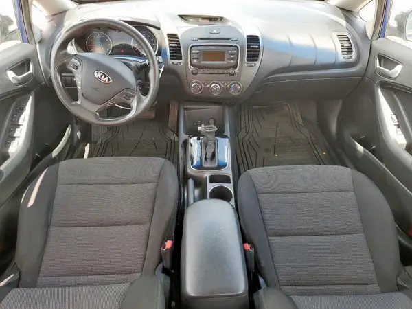 3KPFK4A73HE053236 2017 KIA FORTE - Image 8